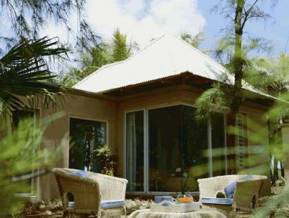 Andrea & L'Exil Lodges