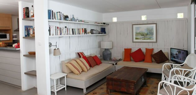 Equipment, Bungalow Aviam, Peraybere Mauritius