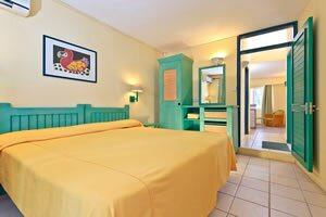 Studio A, Le Beach Club