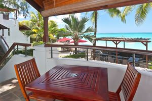 Studio B2, Le Beach Club